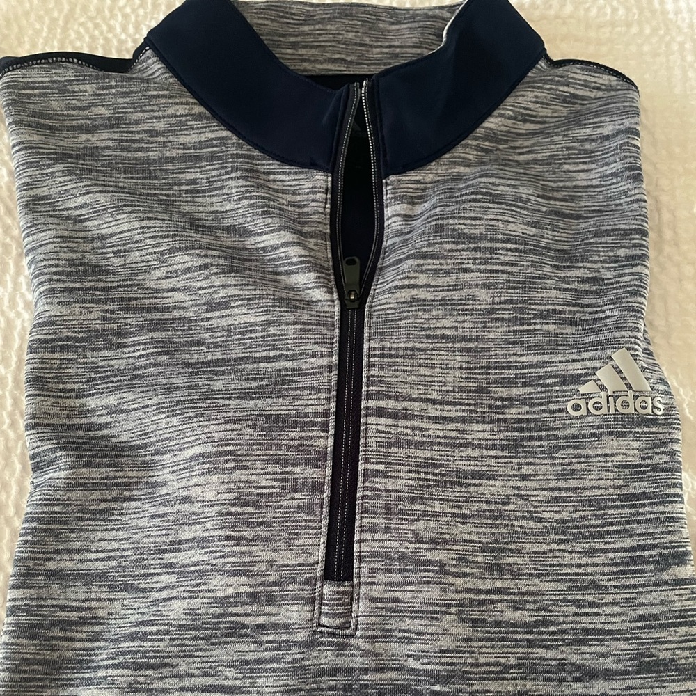 Adidas 1/4 zip long sleeve. Worn only a couple times.
